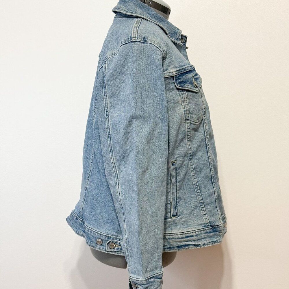 Levi's NWT Sz 4X Jeanie Medium Wash Plus Slim Fit Original Trucker Jean Jacket - Picture 9 of 11